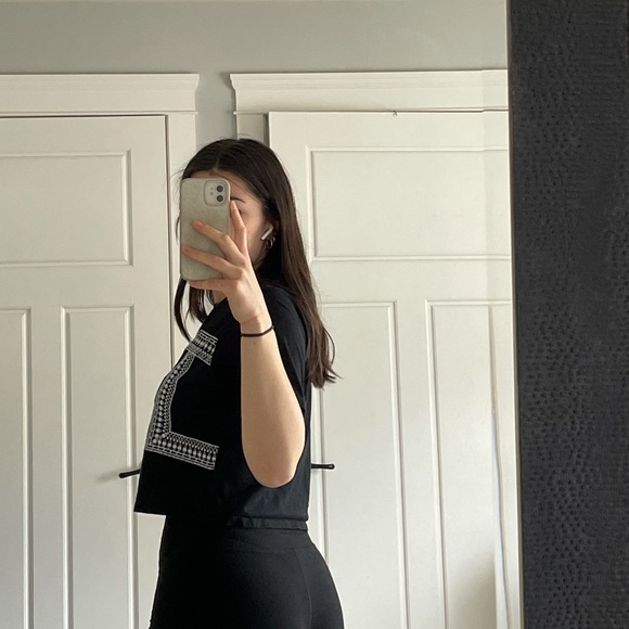 FOREVER 21 CROP T-SHIRT - Picture 2 of 5